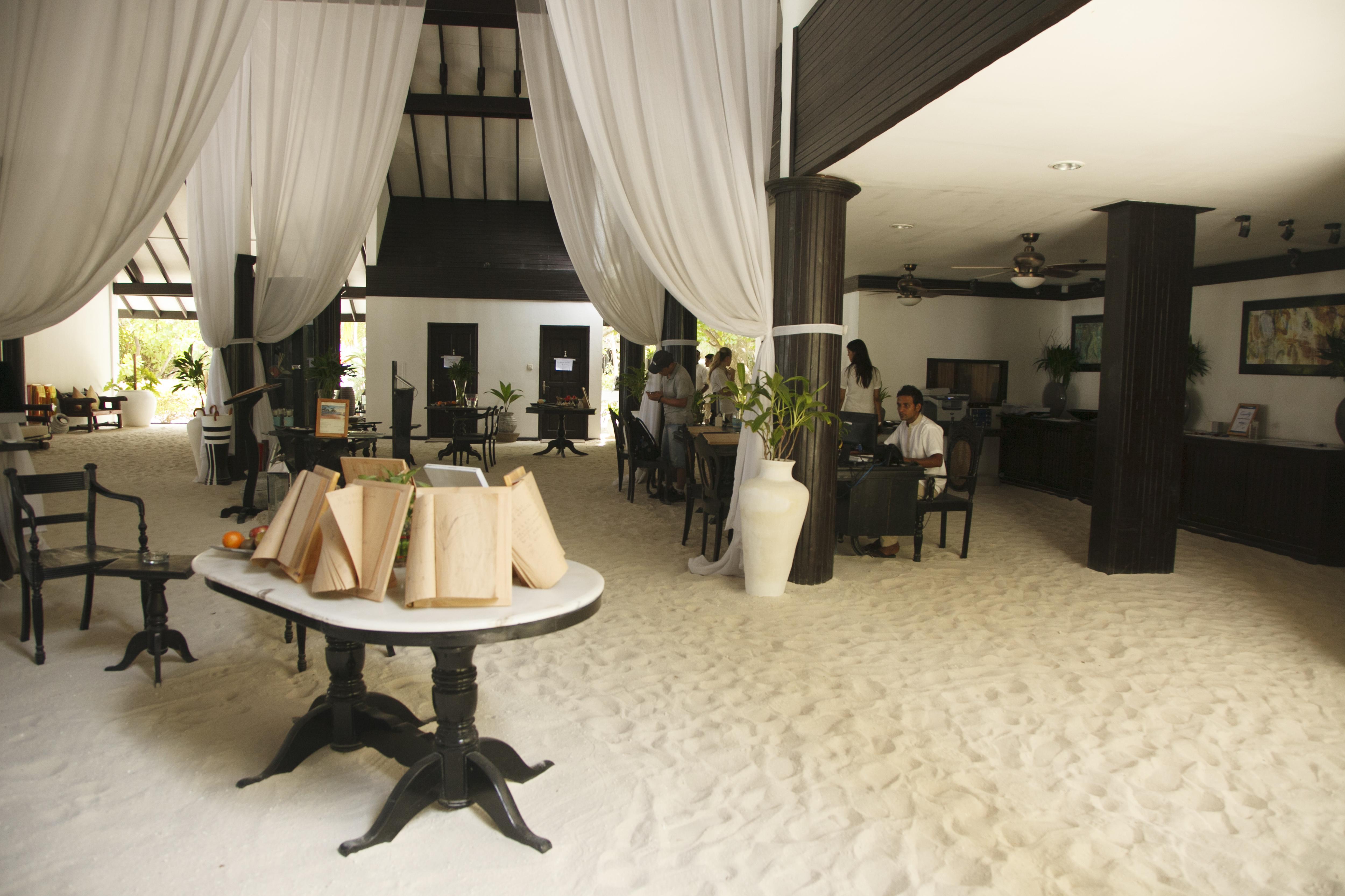 Kihaa Maldives Hotel Dhonfanu Exterior photo