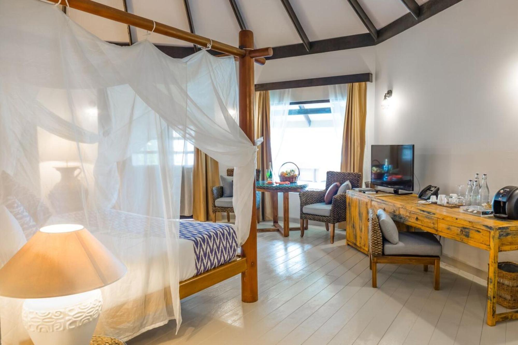 Kihaa Maldives Hotel Dhonfanu Exterior photo