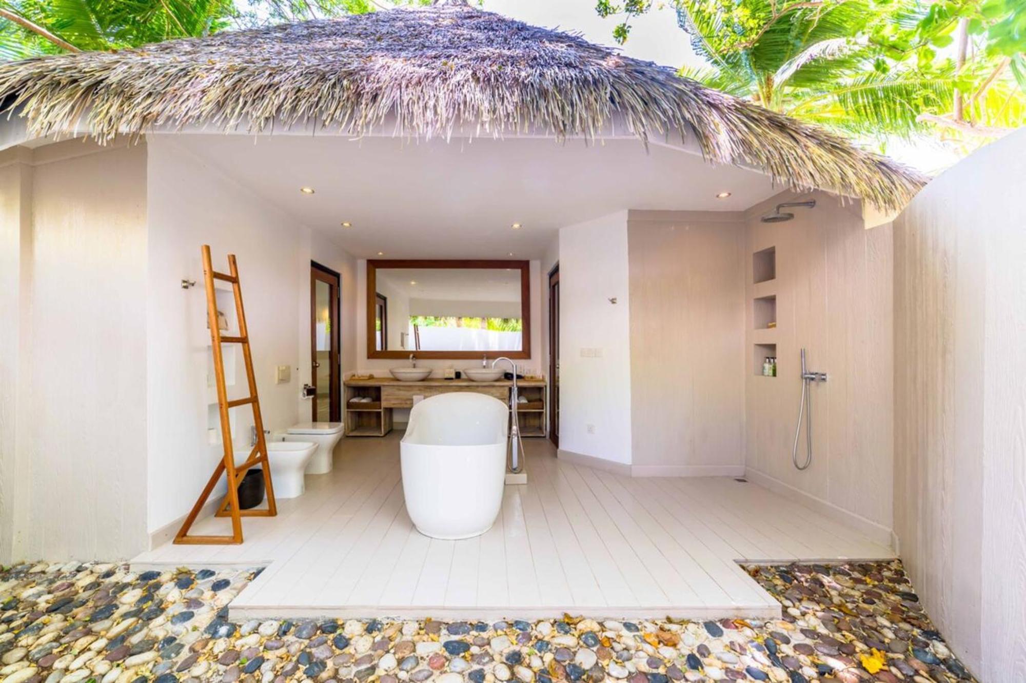 Kihaa Maldives Hotel Dhonfanu Exterior photo